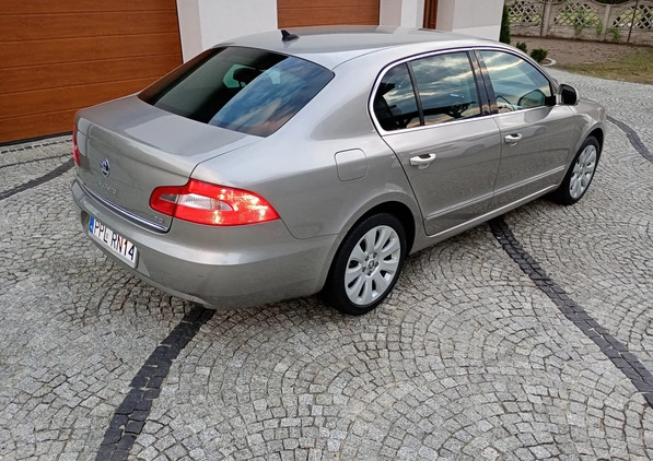 Skoda Superb cena 34900 przebieg: 275000, rok produkcji 2011 z Odolanów małe 254